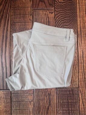 Lululemon men’s light khaki colored  Stretch Ponte Pants